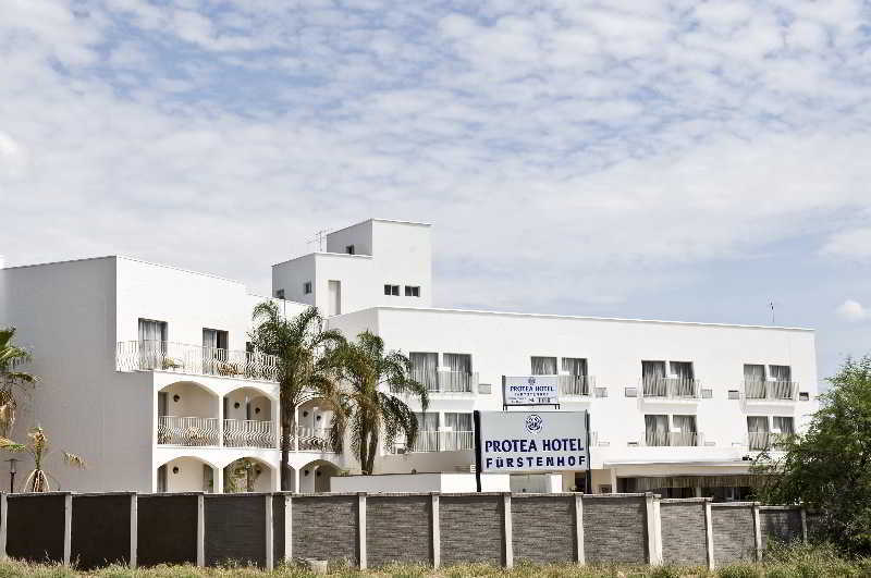 Protea Hotel By Marriott Windhoek Furstenhof מראה חיצוני תמונה
