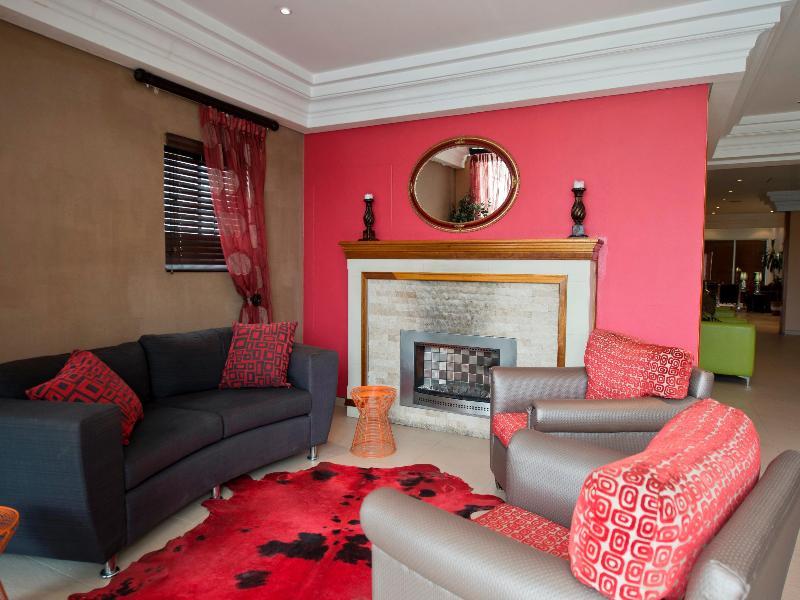 Protea Hotel By Marriott Windhoek Furstenhof מראה חיצוני תמונה