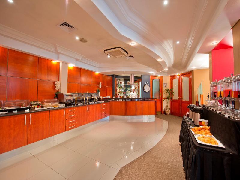 Protea Hotel By Marriott Windhoek Furstenhof מראה חיצוני תמונה