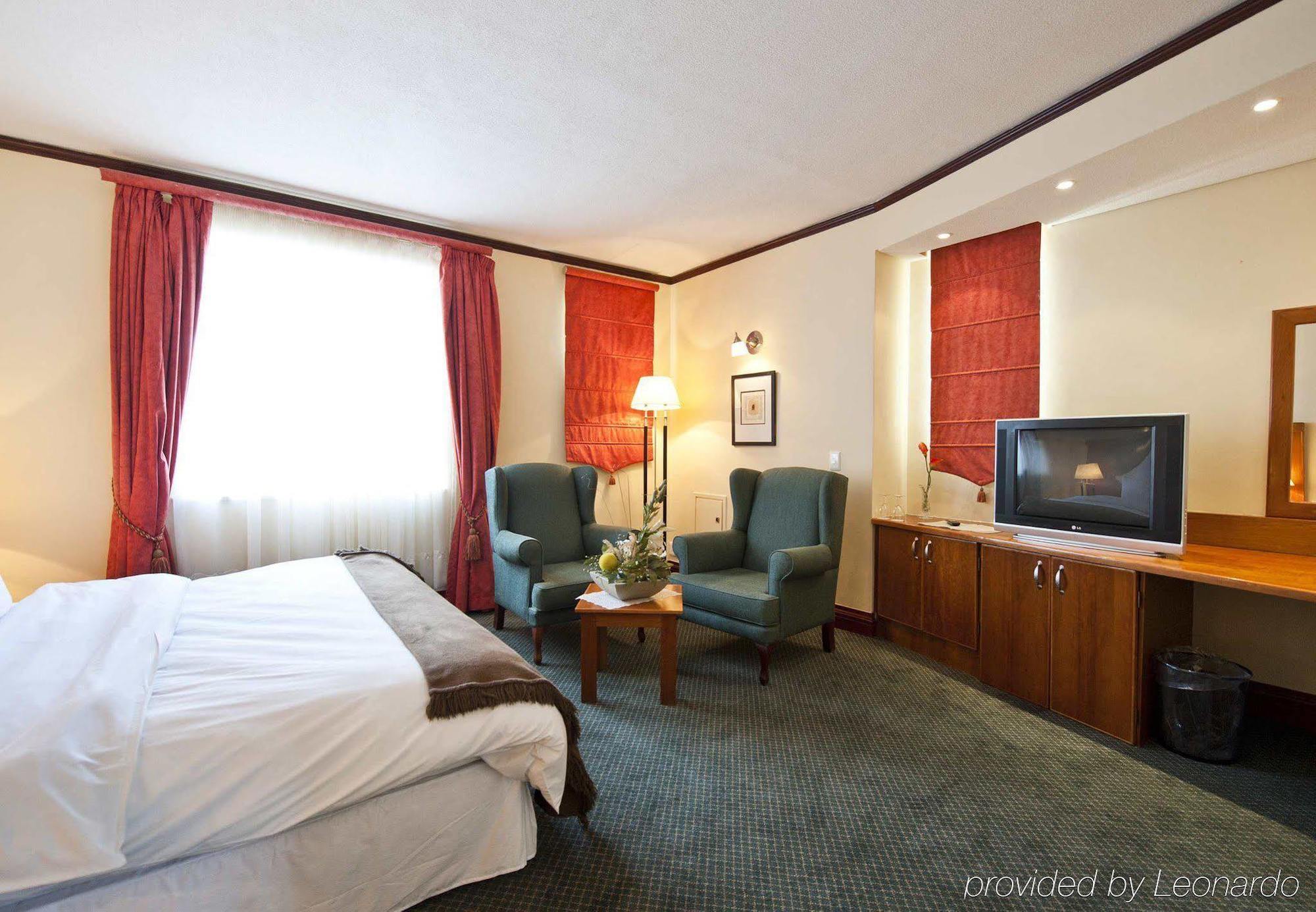 Protea Hotel By Marriott Windhoek Furstenhof מראה חיצוני תמונה