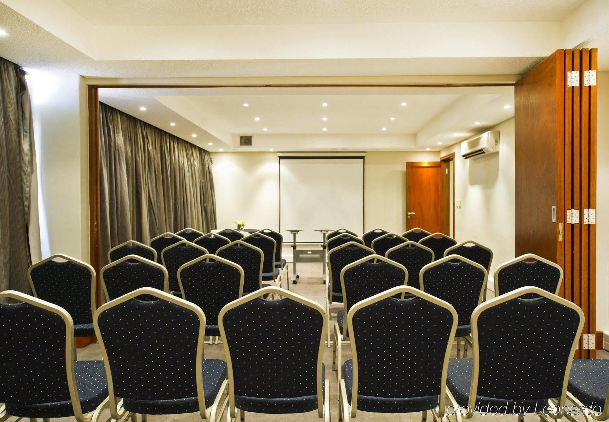 Protea Hotel By Marriott Windhoek Furstenhof מראה חיצוני תמונה